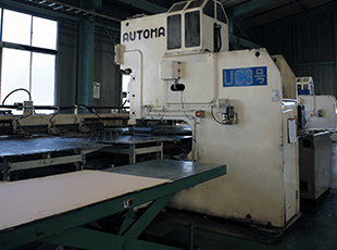 C型プレスNC装置付