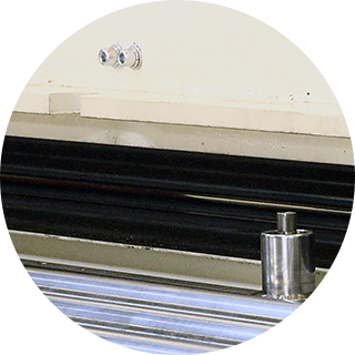 ウチヌキの製品送り技術